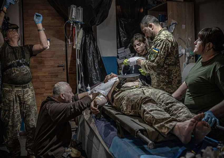 Dentro de un hospital de campaña oculto en el Donbás: "Los rusos nos están cazando"