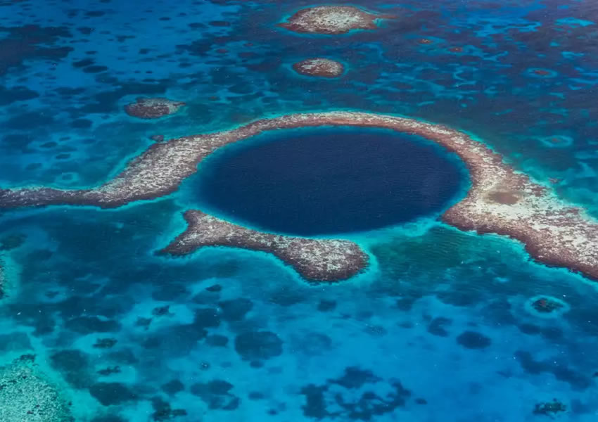 Se descubre el segundo agujero azul más grande del mundo en Yucatán
